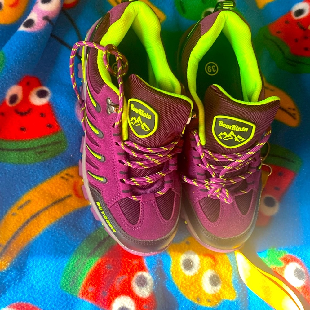 Bom Kinta hiking shoes size 39 never worn